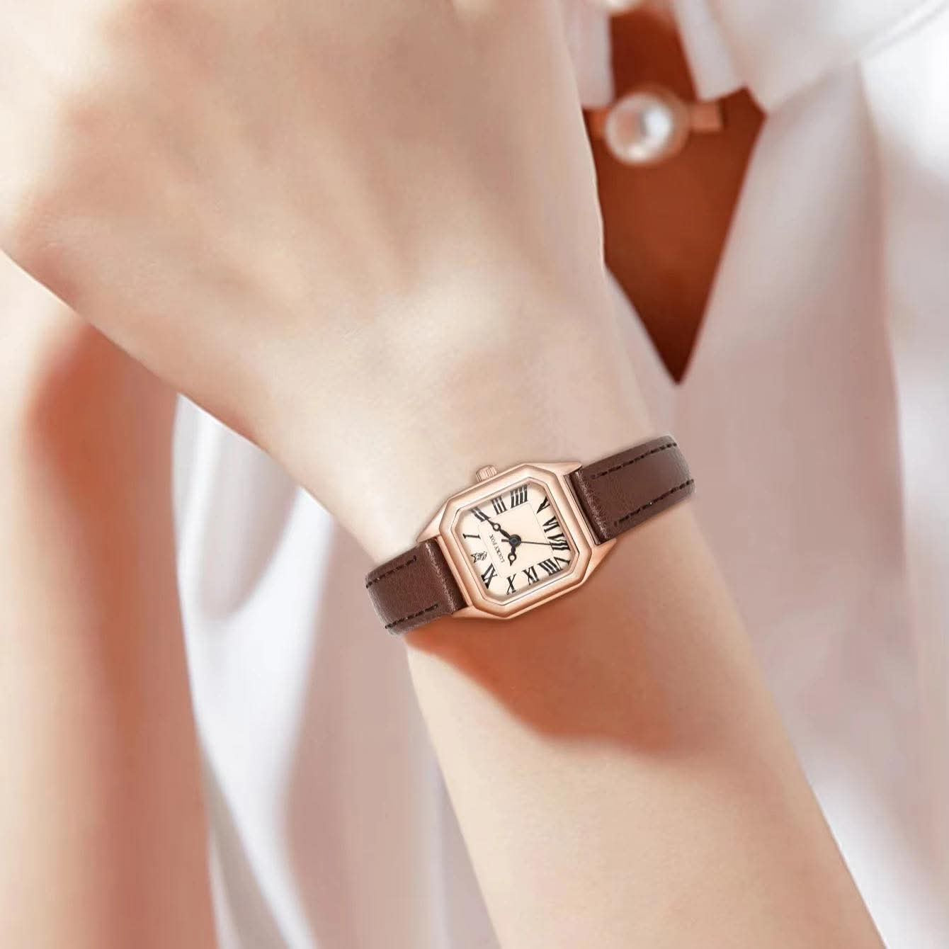 Montre coffre femme